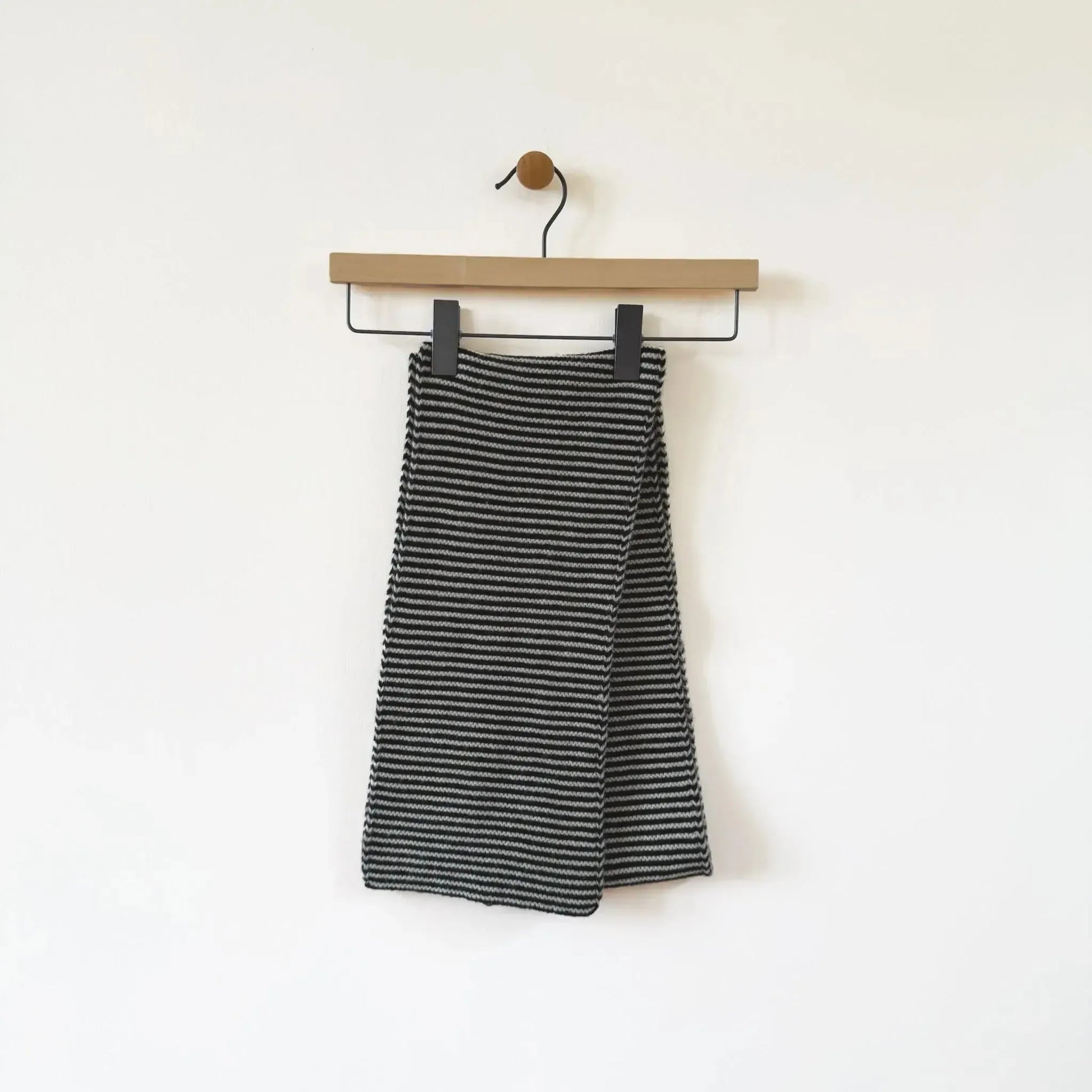 10 Mac Large Garter Stitch Scarf Black & Oatmeal-Accessory-Jo Gordon-eugenienewport