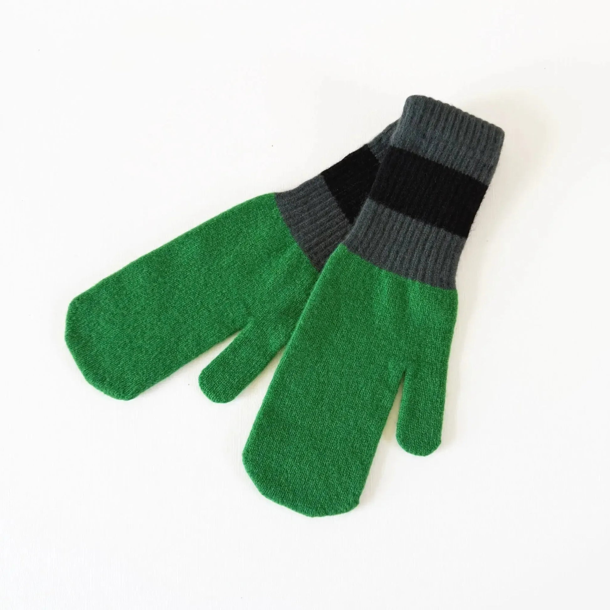64 Mac Mittens in Pagoda-Accessory-Jo Gordon-eugenienewport