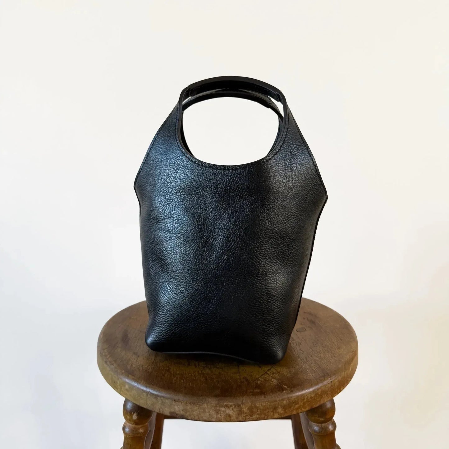 The Ama in Black-Accessories-Lindquist-eugenienewport