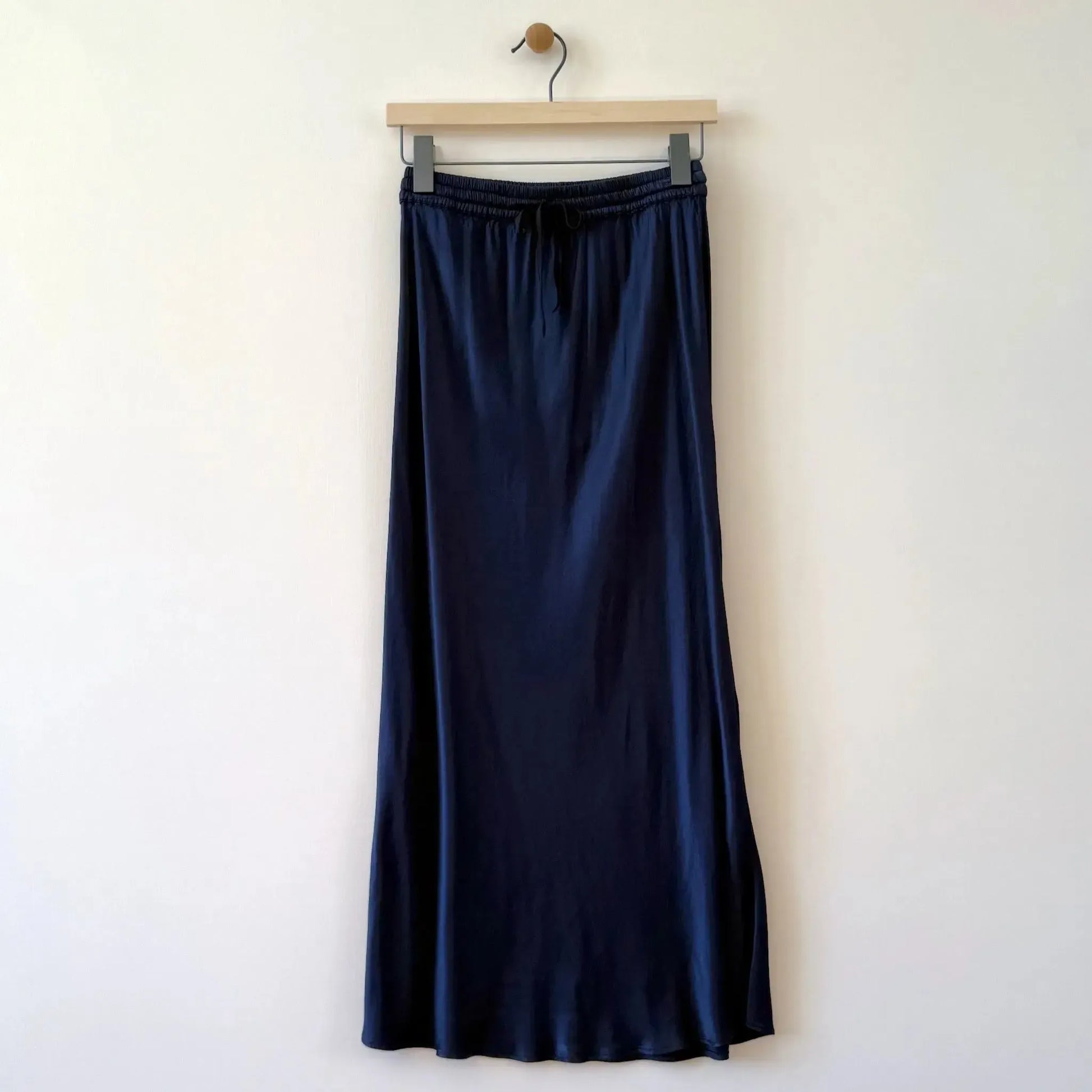 Mia in Navy-Skirt-Aquarius Cocktail-eugenienewport