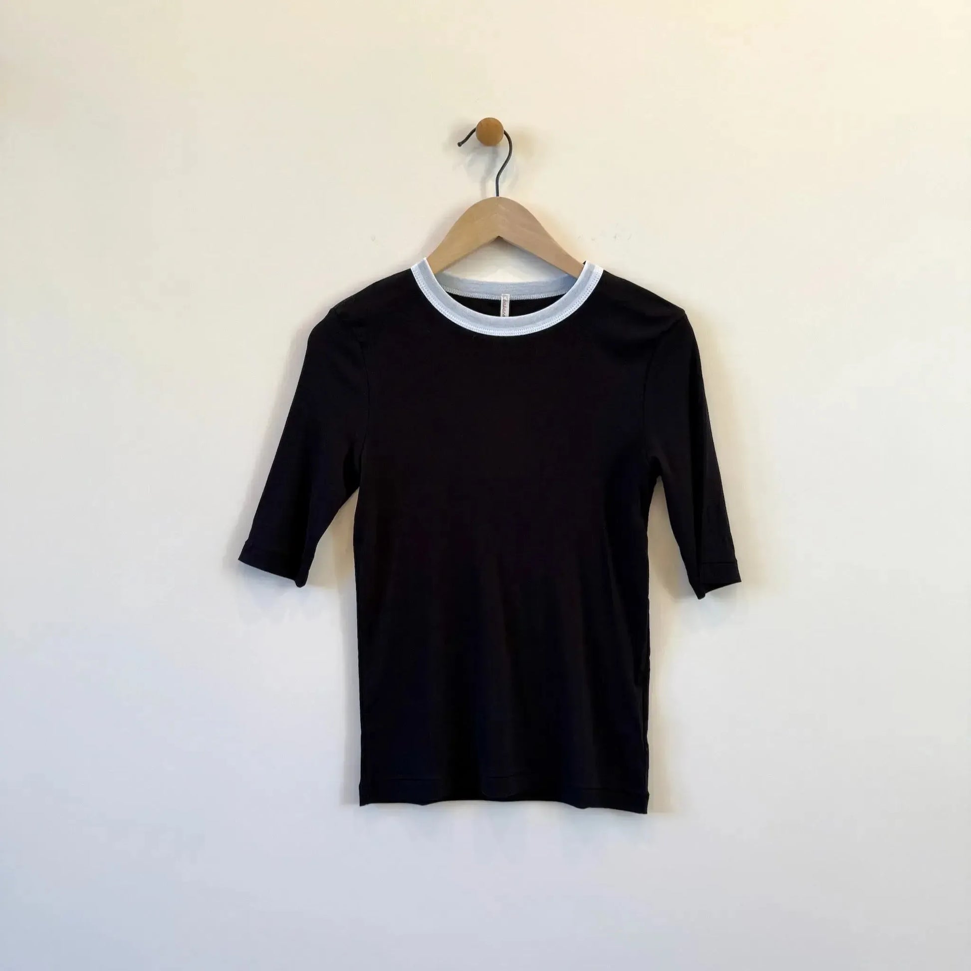 Twisted Cotton Half Sleeve T-Shirt in Black-T-Shirt-Babaco-eugenienewport