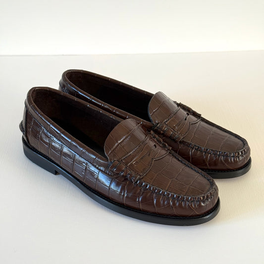 Zoe Loafers in Croc-Eﬀect Chocolate Leather