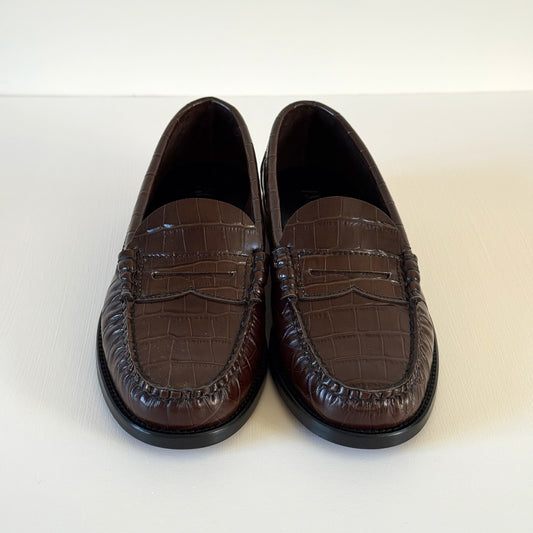 Zoe Loafers in Croc-Eﬀect Chocolate Leather